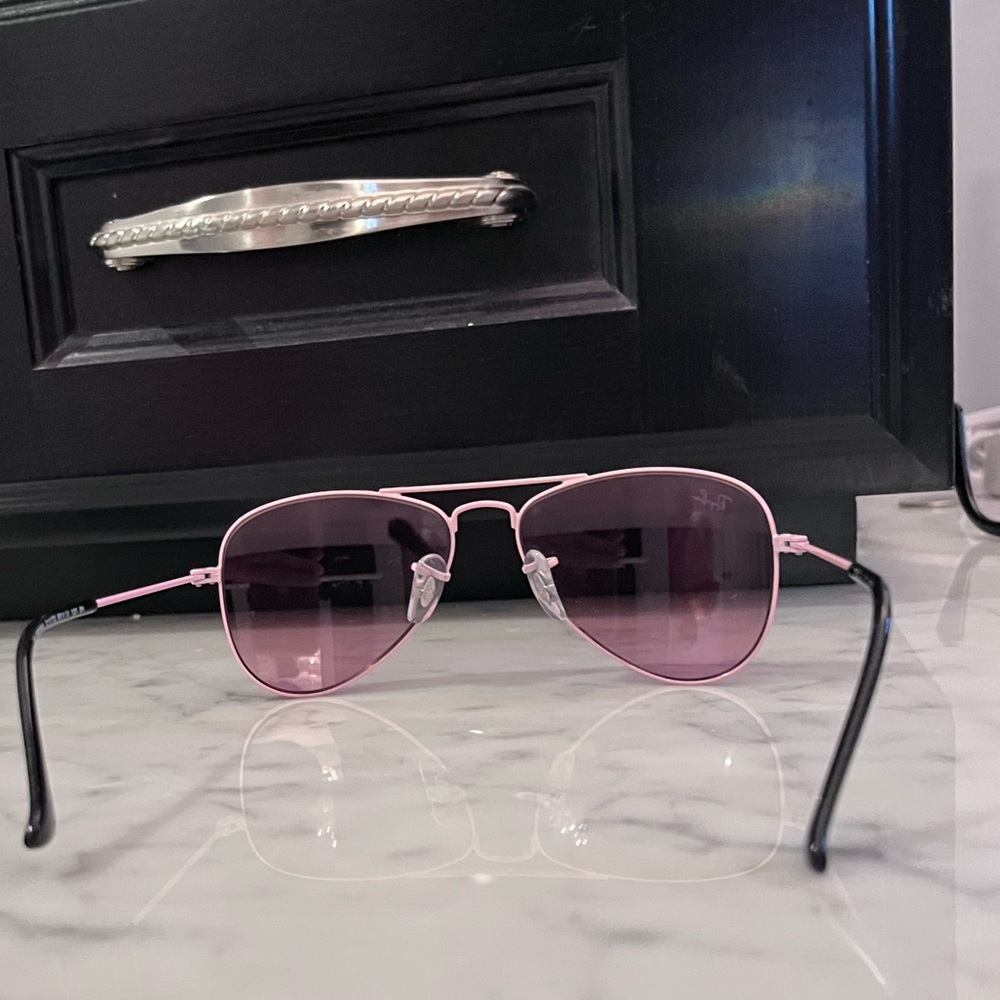 Brand new—barely worn. - Picture 2 of 5